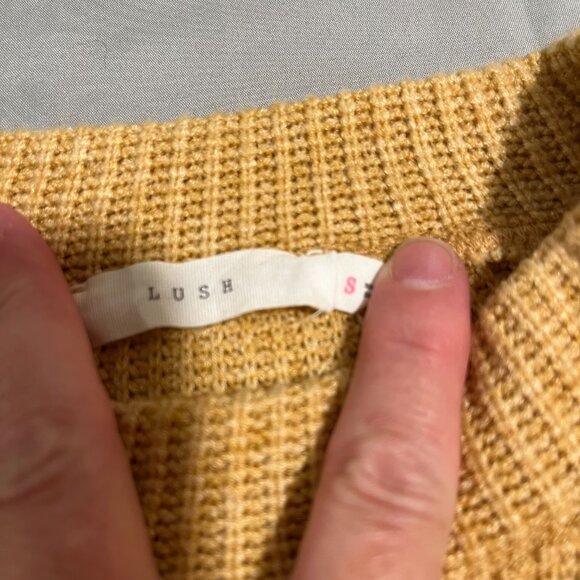 Lush Gold Sweater - Picture 2 of 5